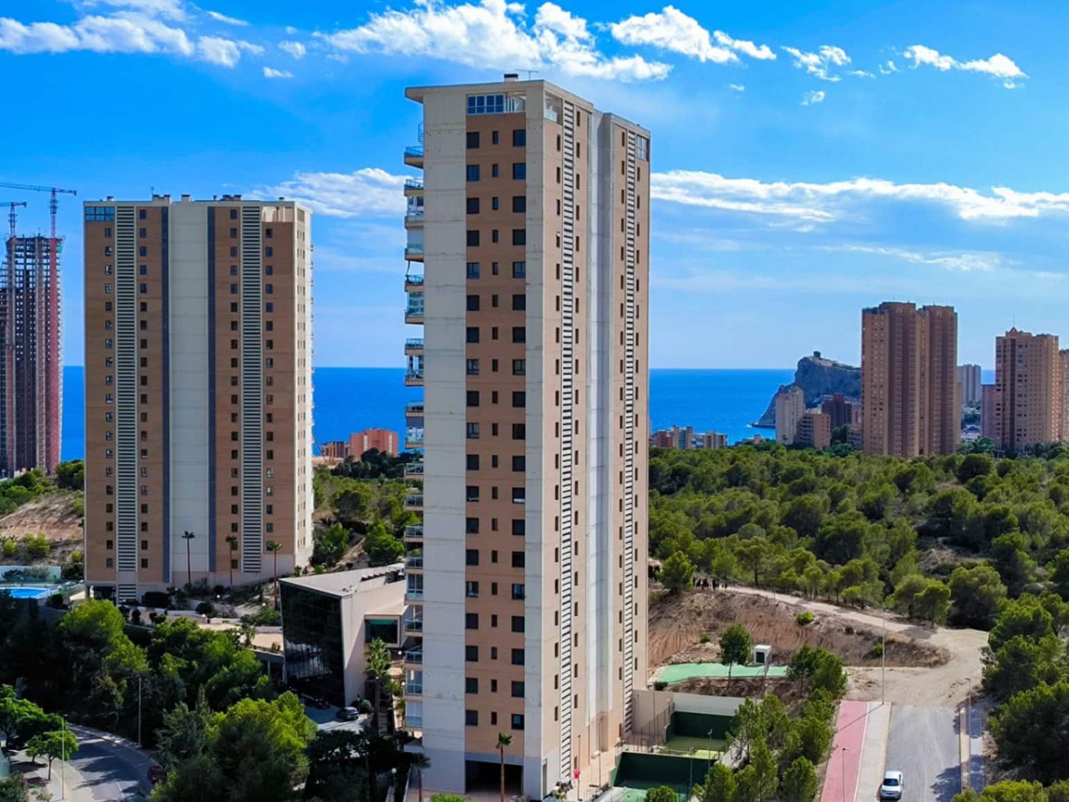 1 sovrum Lägenhet till salu i Benidorm med pool - 205 000 € (Ref: 9504695)