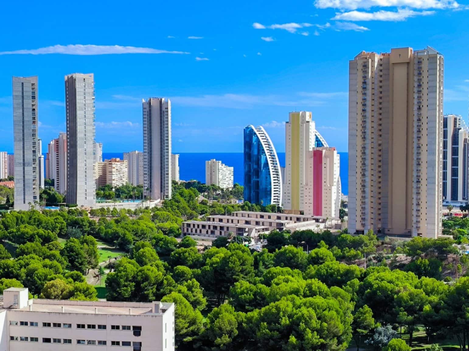 1 sovrum Lägenhet till salu i Benidorm med pool - 205 000 € (Ref: 9504695)