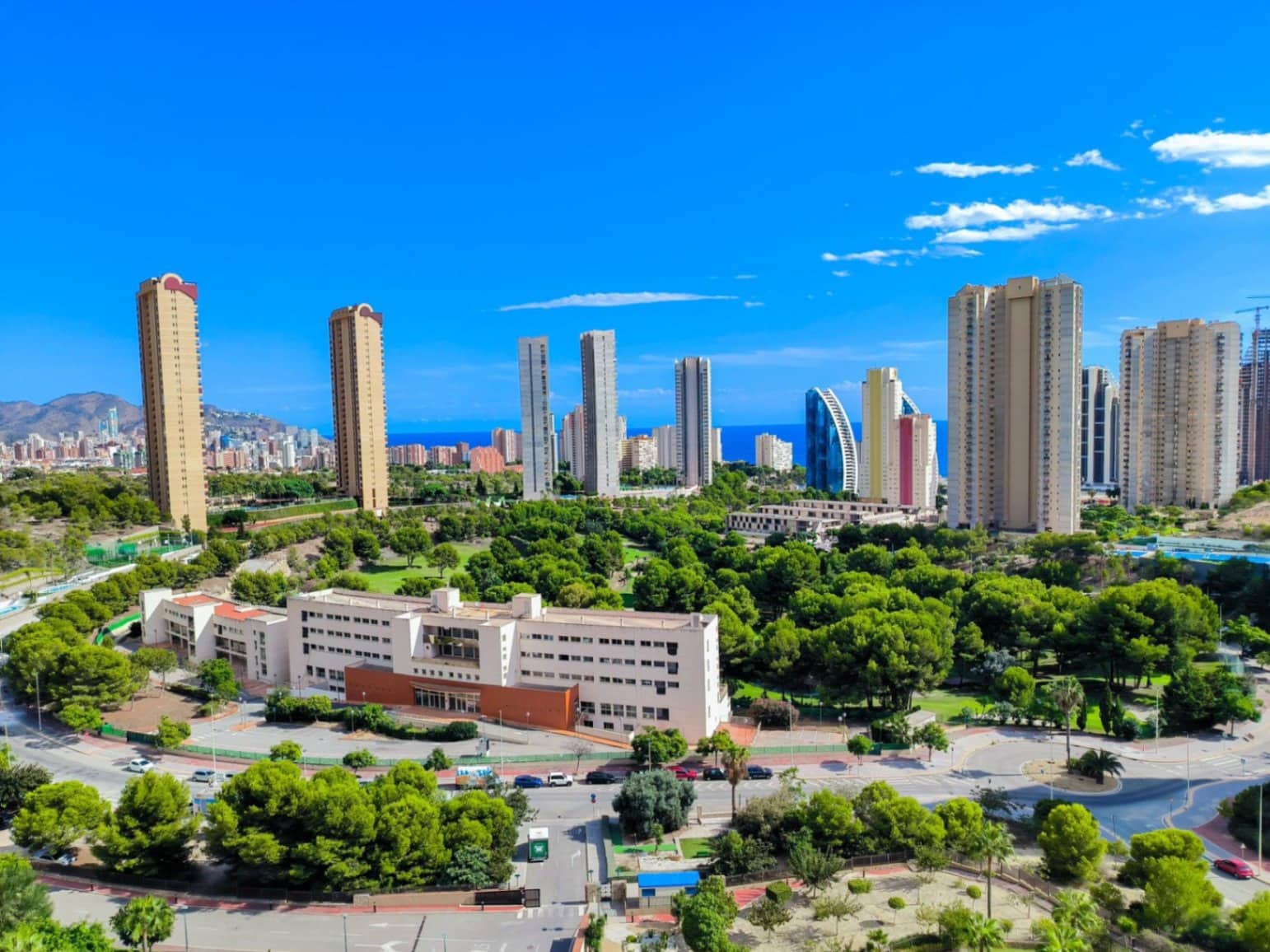 1 sovrum Lägenhet till salu i Benidorm med pool - 205 000 € (Ref: 9504695)