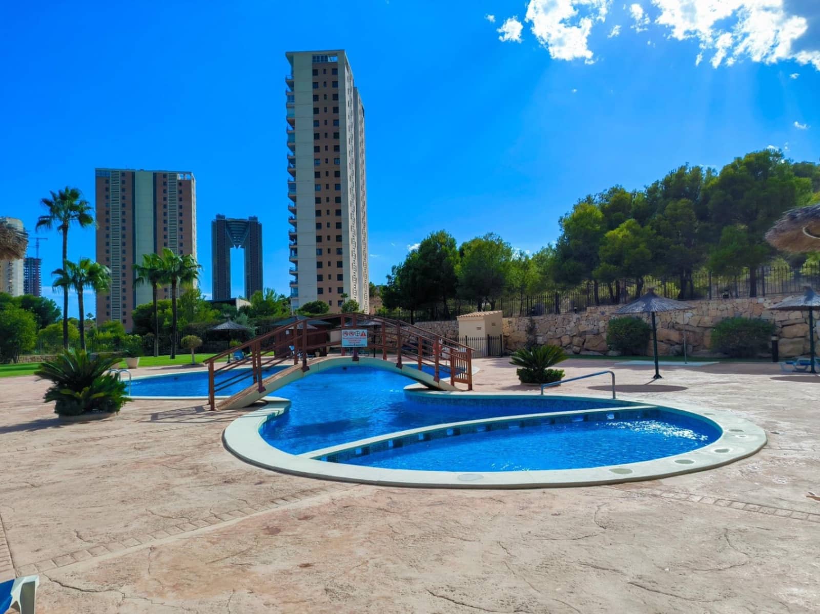 1 sovrum Lägenhet till salu i Benidorm med pool - 205 000 € (Ref: 9504695)