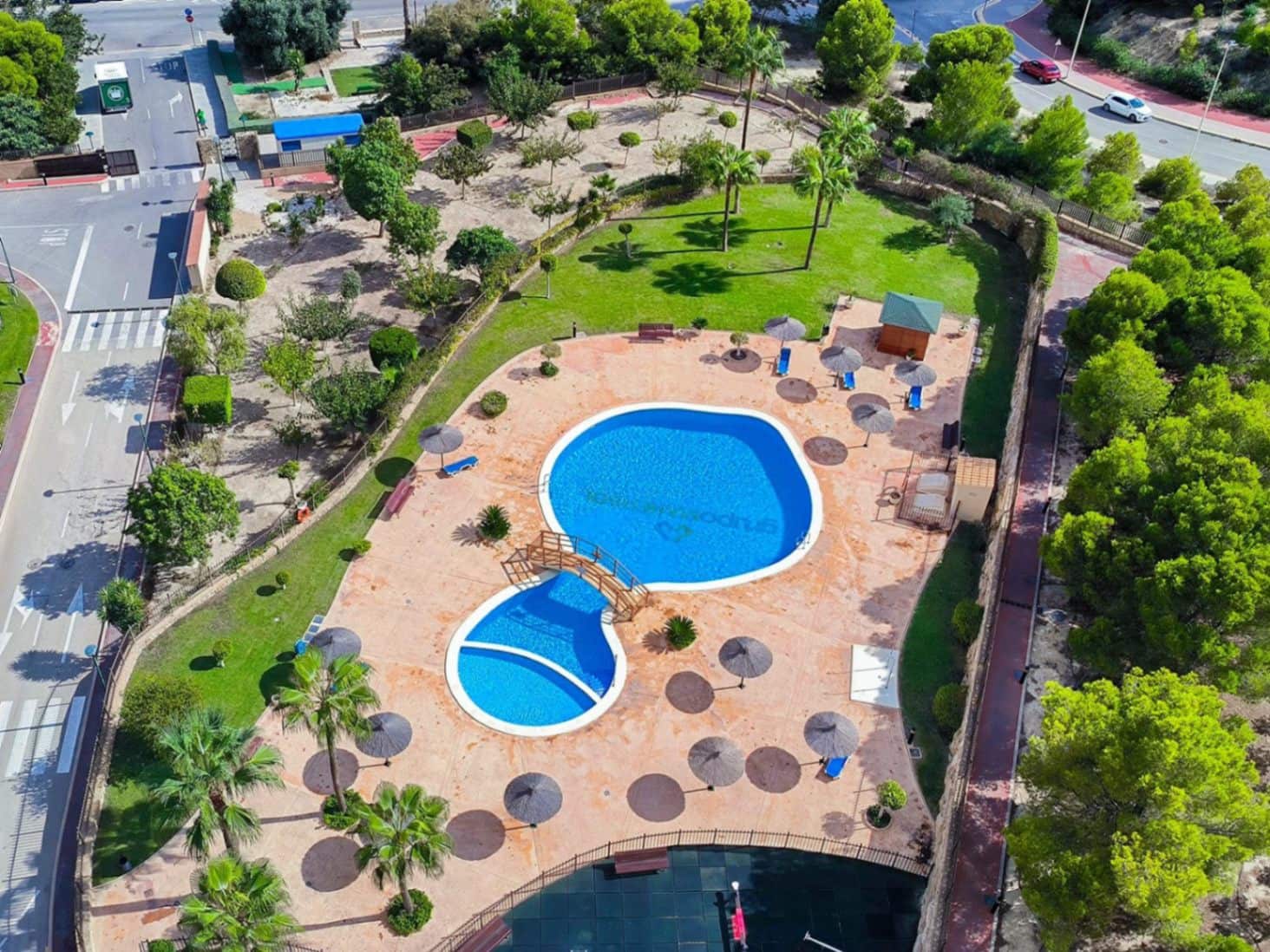 1 sovrum Lägenhet till salu i Benidorm med pool - 205 000 € (Ref: 9504695)
