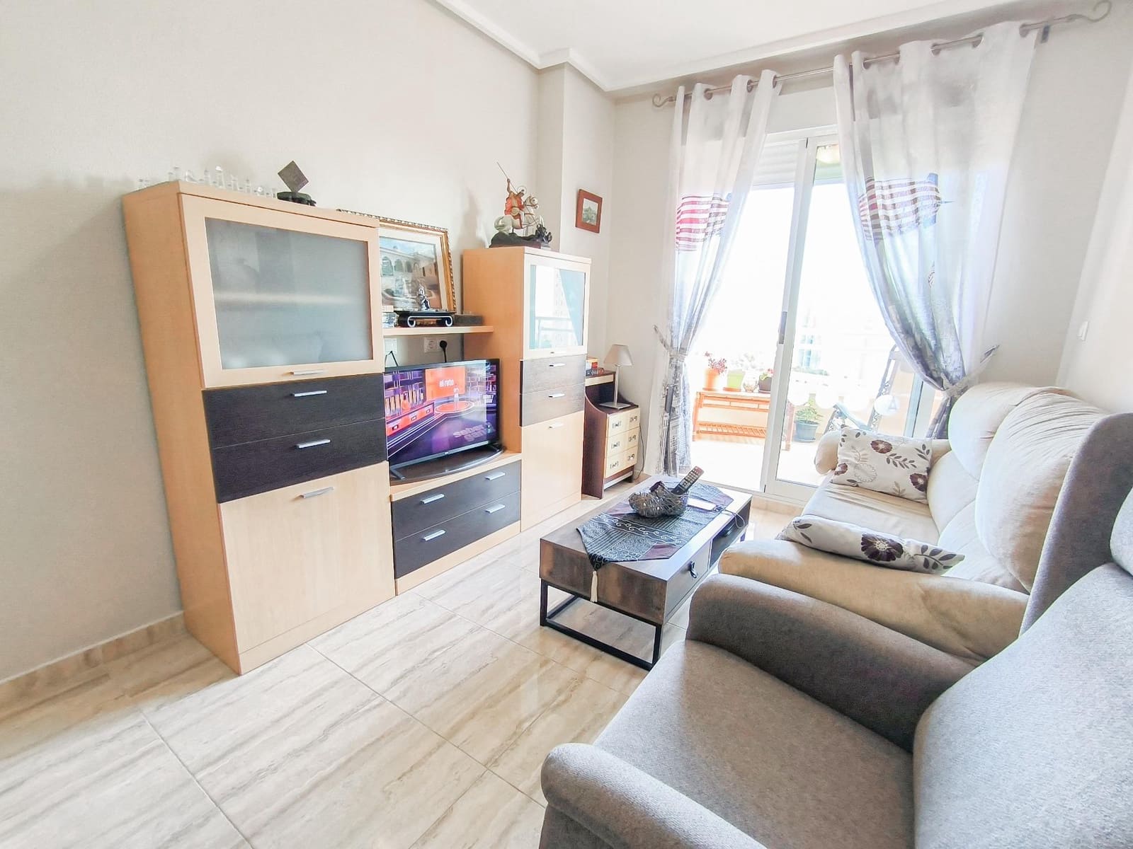 1 sovrum Lägenhet till salu i Benidorm med pool - 205 000 € (Ref: 9504695)