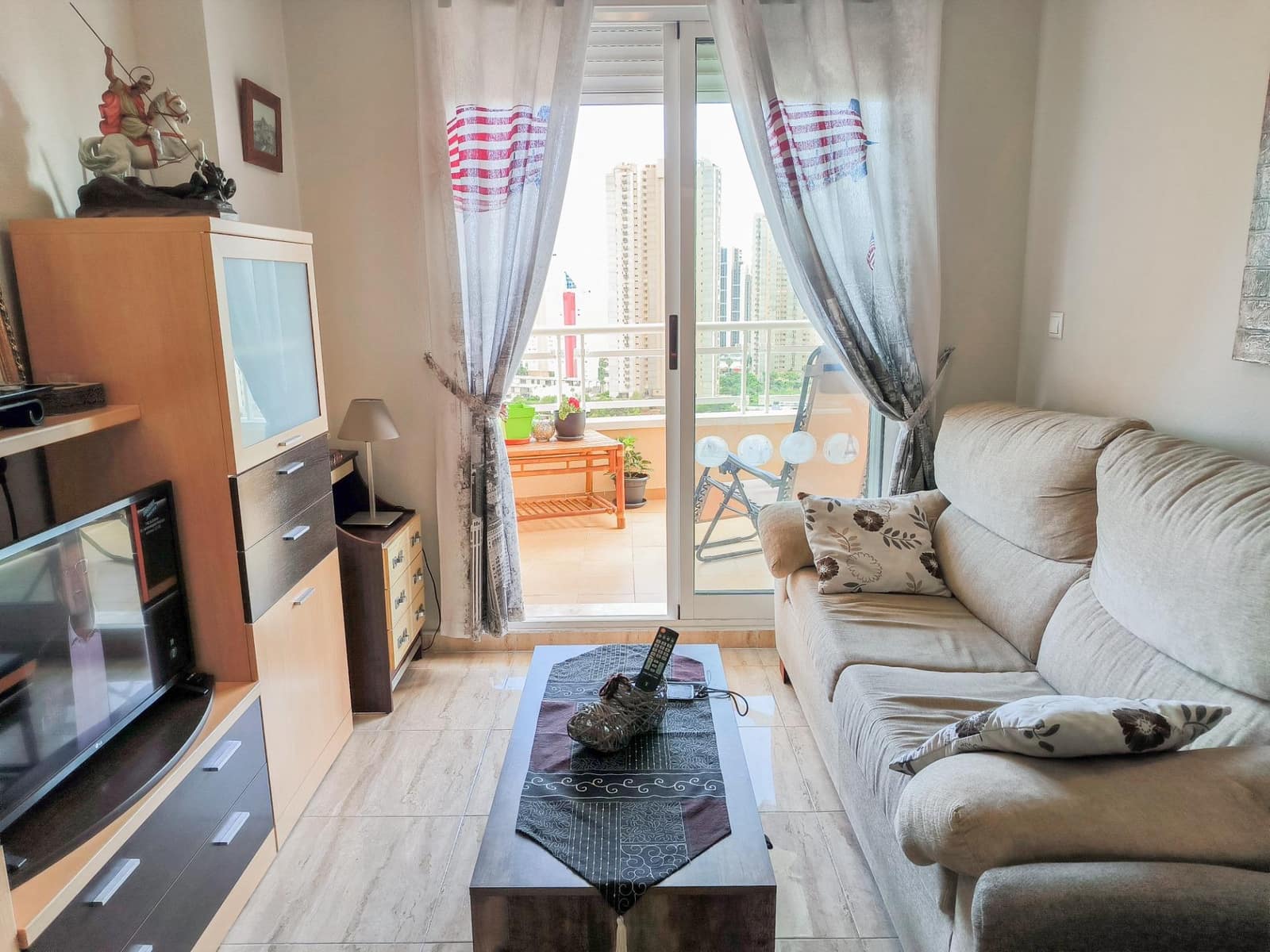 1 sovrum Lägenhet till salu i Benidorm med pool - 205 000 € (Ref: 9504695)