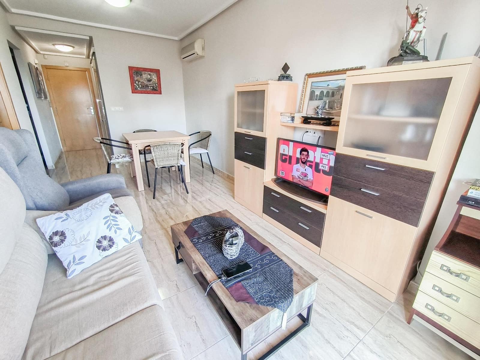 1 sovrum Lägenhet till salu i Benidorm med pool - 205 000 € (Ref: 9504695)