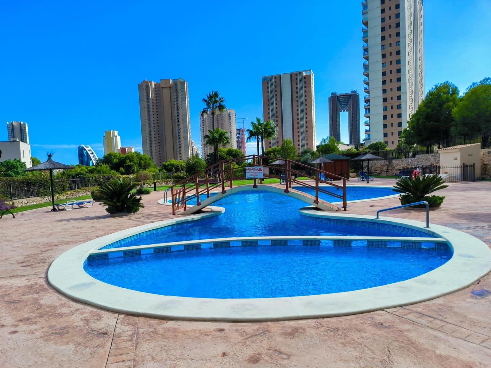 1 sovrum Lägenhet till salu i Benidorm med pool - 205 000 € (Ref: 9504695)