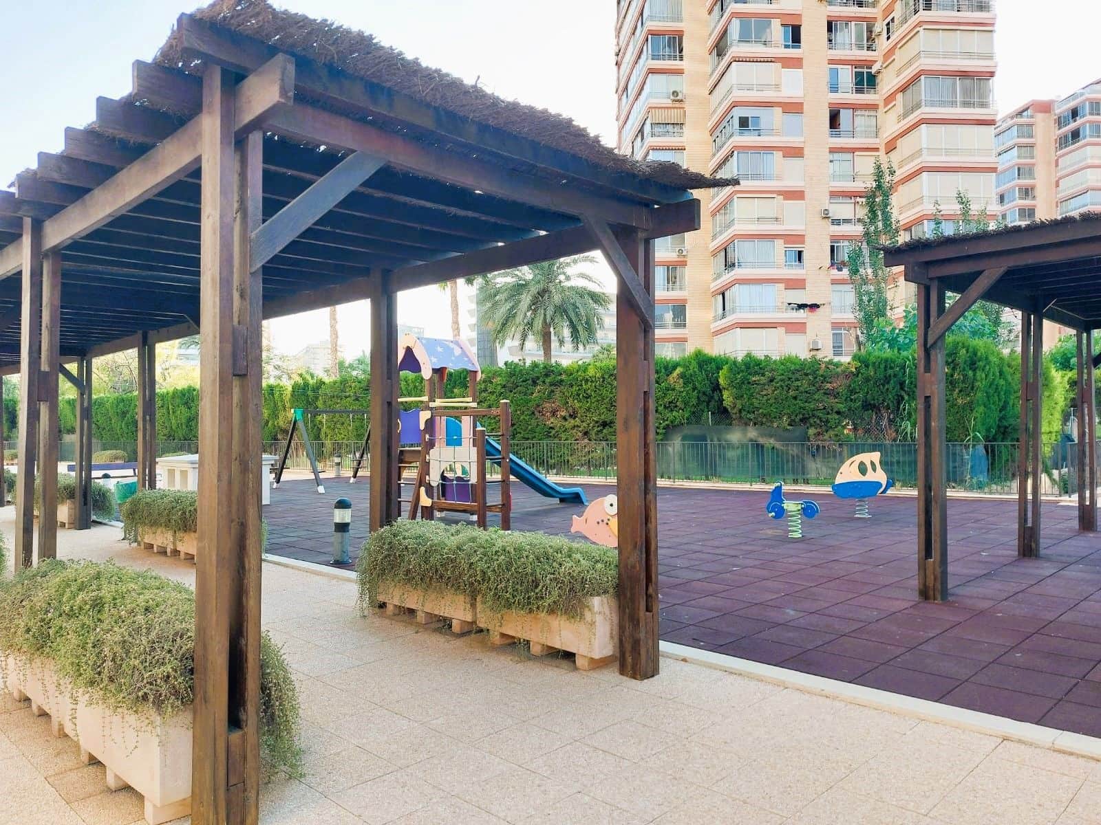 2 sypialnia Apartament na sprzedaż w Benidorm z basenem garażem - 349 000 € (Ref: 9506479)