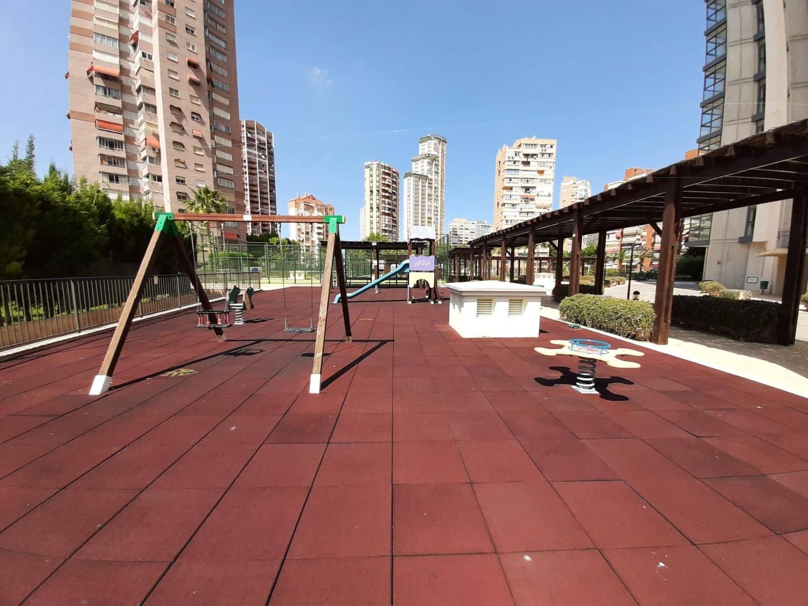 2 sypialnia Apartament na sprzedaż w Benidorm z basenem garażem - 349 000 € (Ref: 9506479)