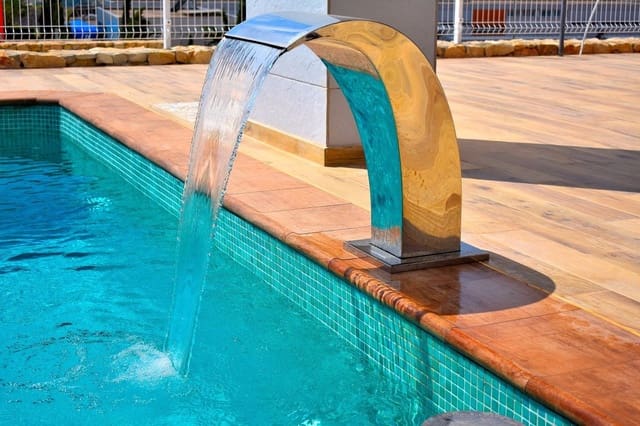 4 bedroom Villa for sale in Finestrat with pool - € 760,000 (Ref: 9506485)