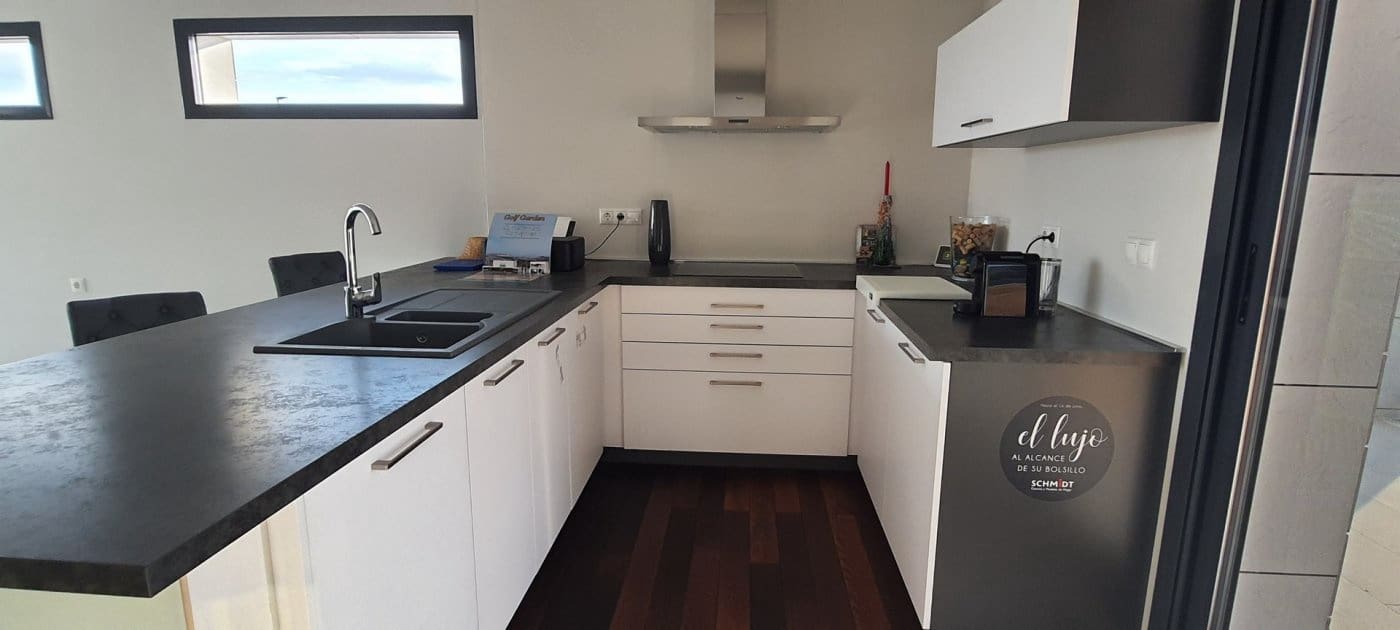 4 bedroom Villa for sale in Finestrat with pool - € 760,000 (Ref: 9506485)