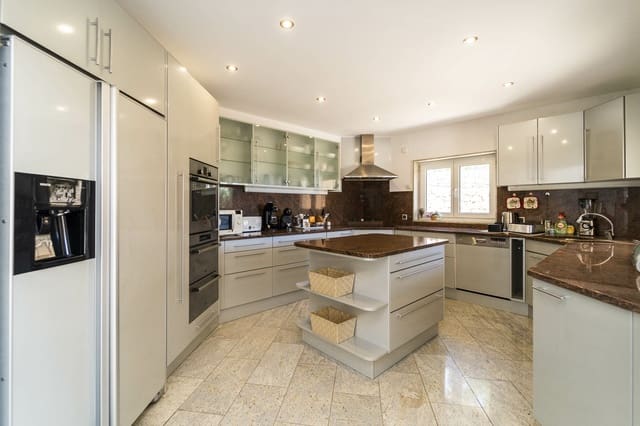 6 makuuhuone Omakotitalo myytävänä paikassa Calpe / Calp - 1 988 000 € (Ref: 9506496)