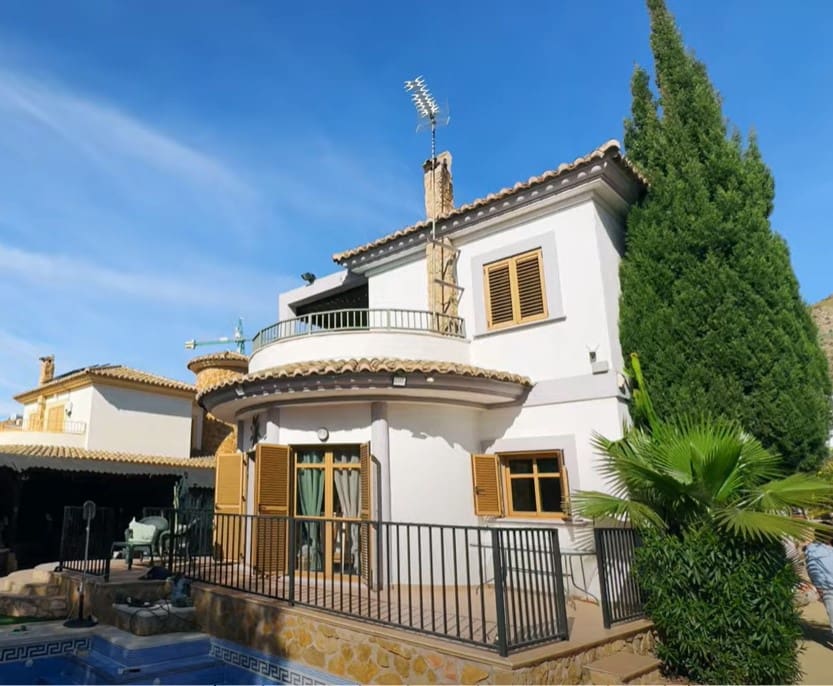 Casa de 3 habitaciones en Benidorm en venta - 625.000 € (Ref: 9506504)