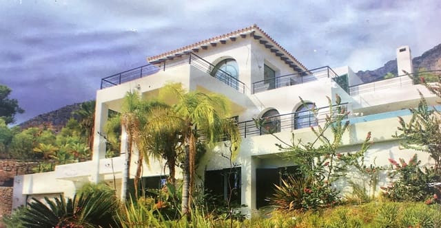 Casa de 6 habitaciones en Altea en venta - 2.800.000 € (Ref: 9506655)