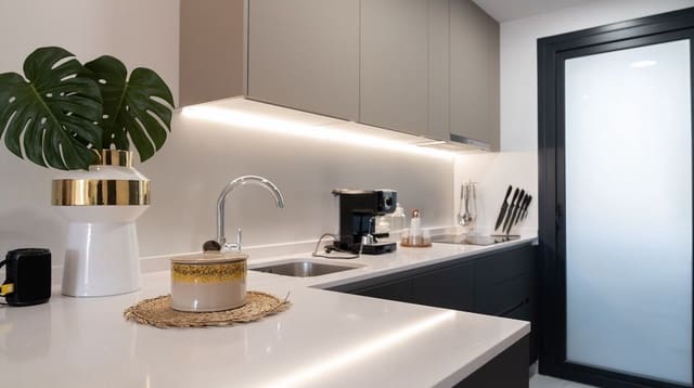 Apartamento de 2 habitaciones en Poniente, Benidorm en venta con piscina garaje - 497.000 € (Ref: 9509415)