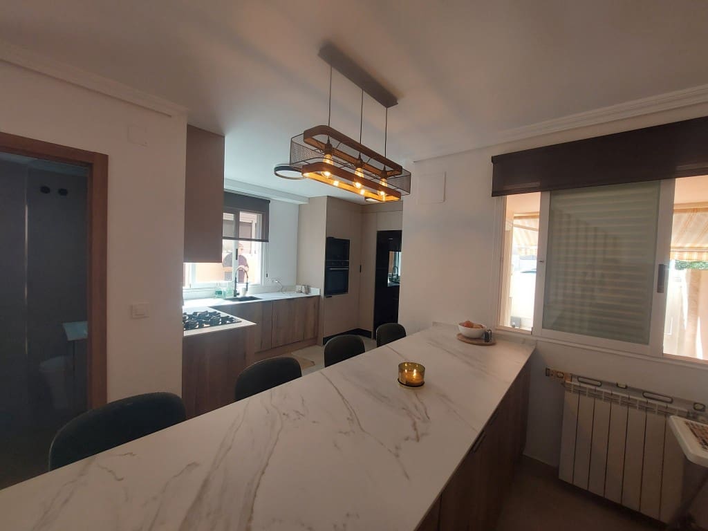 3 soveværelse Villa til salg i Benidorm med swimmingpool garage - € 525.000 (Ref: 9509421)