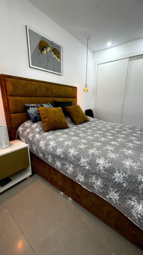 2 bedroom Apartment for sale in Benidorm - € 419,000 (Ref: 9509422)