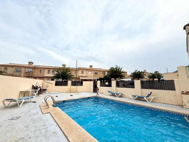 3 makuuhuone Rivitalo myytävänä paikassa Polop mukana uima-altaan 
autotalli - 239 000 € (Ref: 9521907)