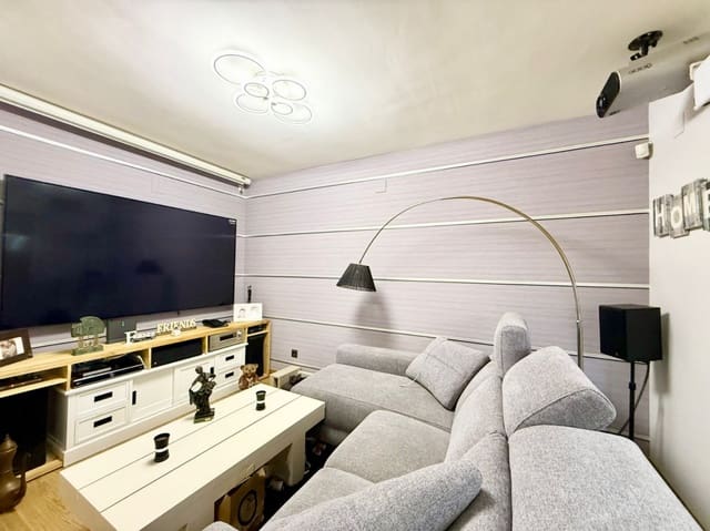 3 makuuhuone Rivitalo myytävänä paikassa Polop mukana uima-altaan 
autotalli - 239 000 € (Ref: 9521907)