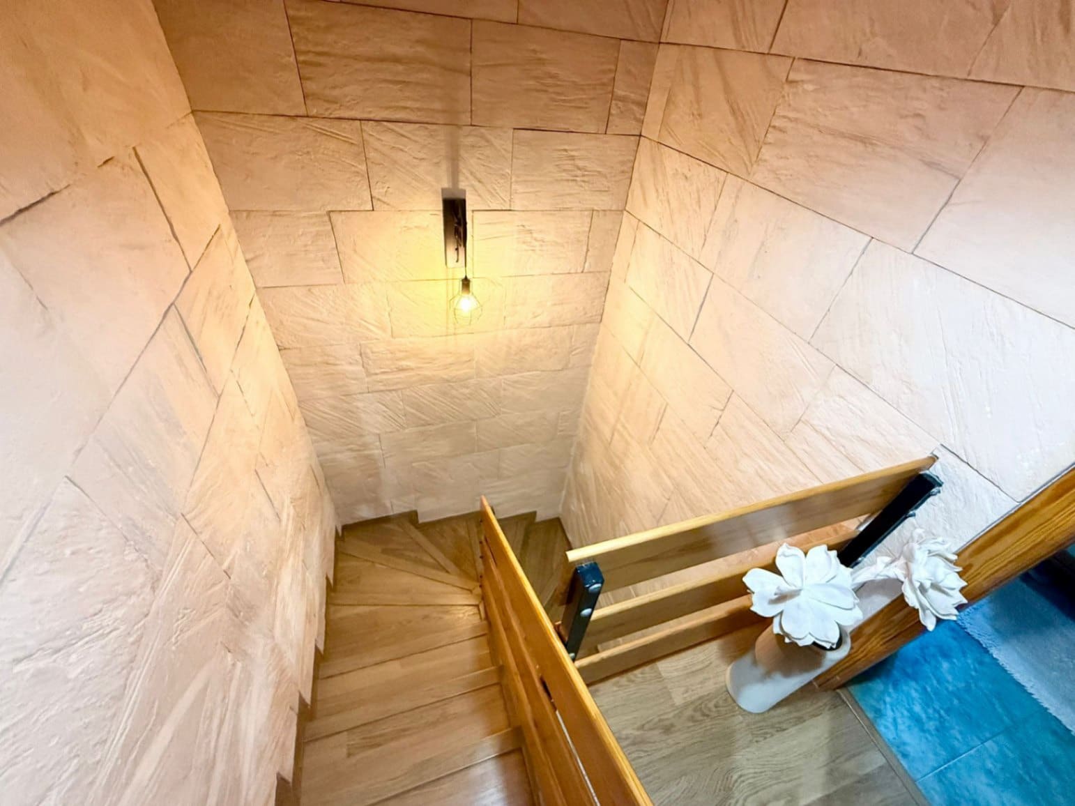 3 makuuhuone Rivitalo myytävänä paikassa Polop mukana uima-altaan 
autotalli - 239 000 € (Ref: 9521907)