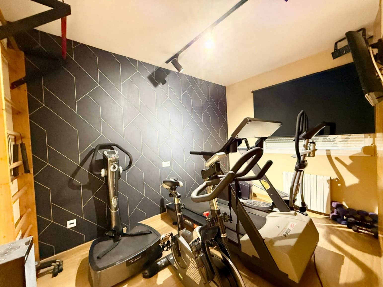 3 makuuhuone Rivitalo myytävänä paikassa Polop mukana uima-altaan 
autotalli - 239 000 € (Ref: 9521907)