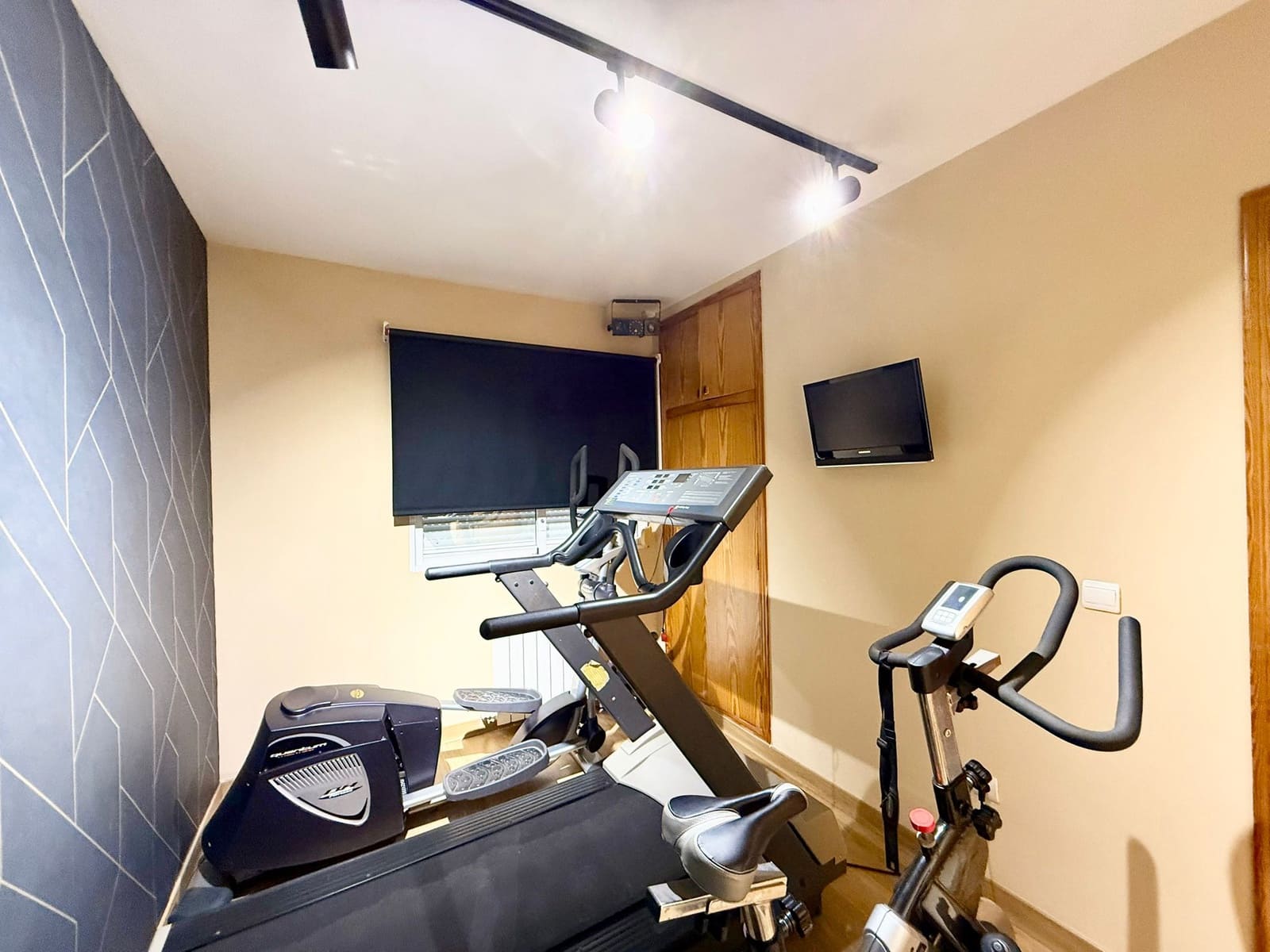 3 makuuhuone Rivitalo myytävänä paikassa Polop mukana uima-altaan 
autotalli - 239 000 € (Ref: 9521907)