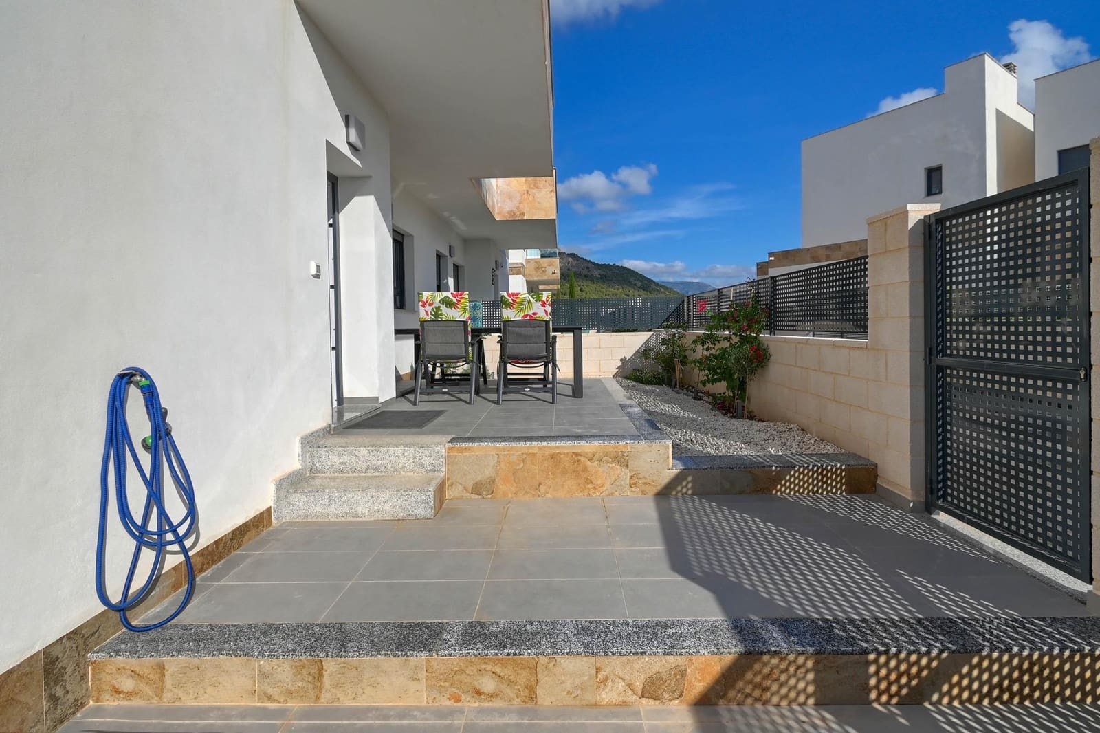 3 bedroom Villa for sale in Polop with pool garage - € 335,000 (Ref: 9524655)