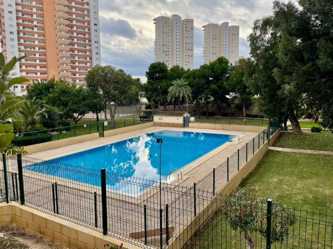 1 sovrum Lägenhet till salu i Benidorm med pool - 179 000 € (Ref: 9534463)