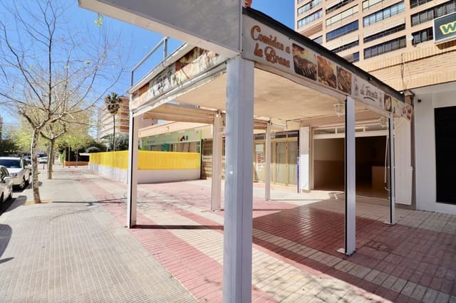 Erhverv til salg i Benidorm med swimmingpool - € 130.000 (Ref: 9538970)