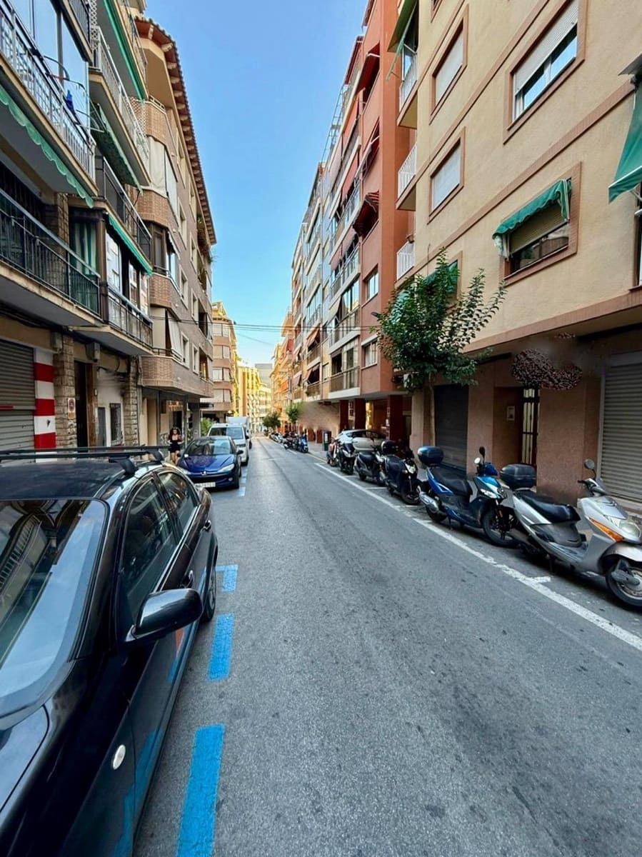 Erhverv til salg i Benidorm med swimmingpool - € 139.000 (Ref: 9538976)