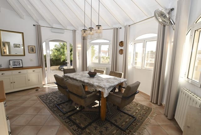 3 soveværelse Villa til salg i Calpe / Calp med swimmingpool - € 525.000 (Ref: 9539215)