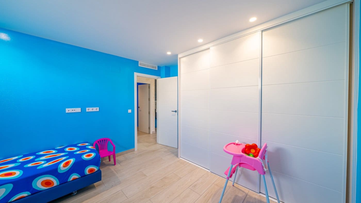 4 quarto Moradia para venda em Finestrat com piscina garagem - 850 000 € (Ref: 9548612)