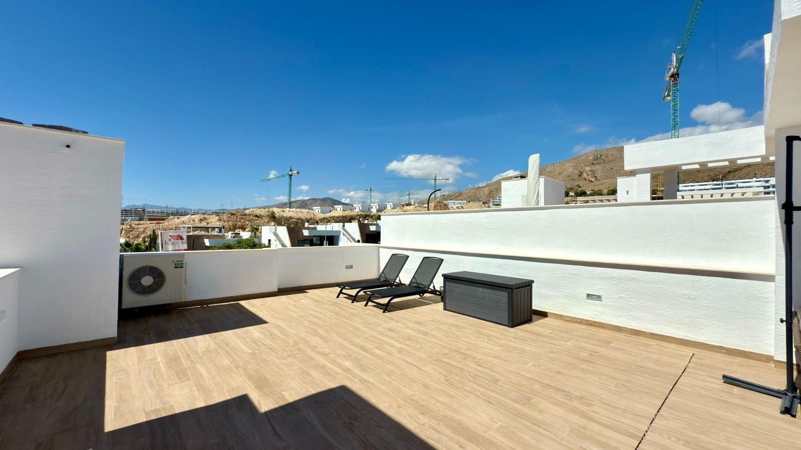 2 bedroom Apartment for sale in Finestrat with pool garage - € 370,000 (Ref: 9588347)