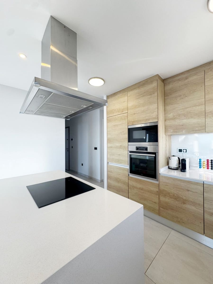 3 soveværelse Lejlighed til salg i Benidorm med swimmingpool garage - € 699.000 (Ref: 9588350)