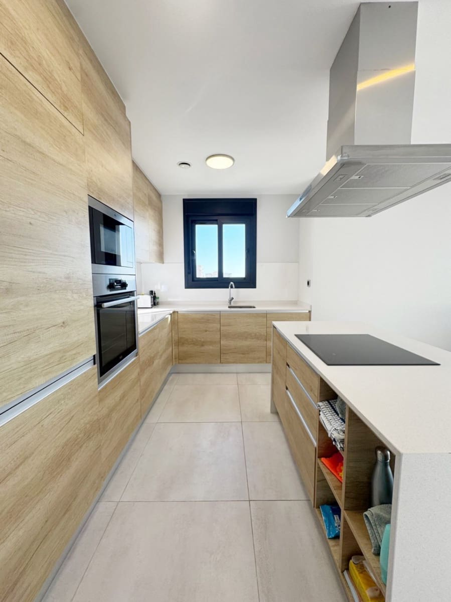 3 soveværelse Lejlighed til salg i Benidorm med swimmingpool garage - € 699.000 (Ref: 9588350)