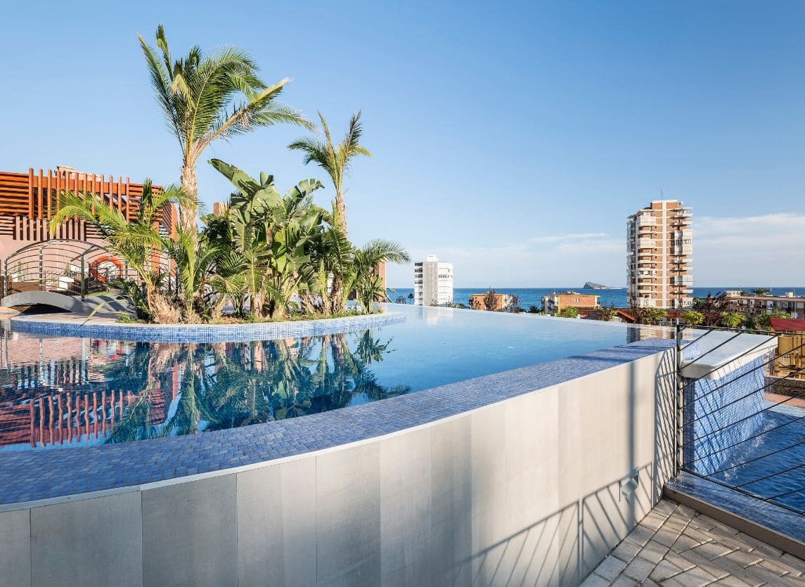 2 soveværelse Lejlighed til salg i Benidorm med swimmingpool garage - € 640.000 (Ref: 9588351)