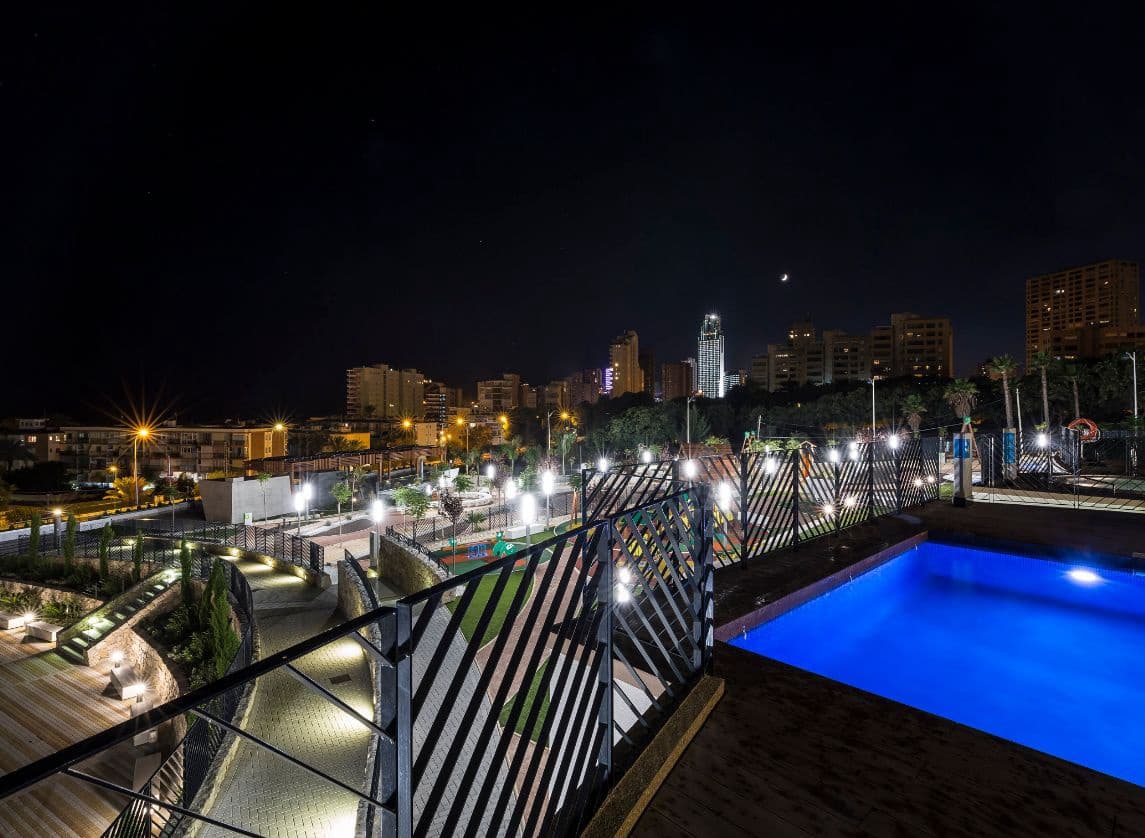 2 soveværelse Lejlighed til salg i Benidorm med swimmingpool garage - € 640.000 (Ref: 9588351)