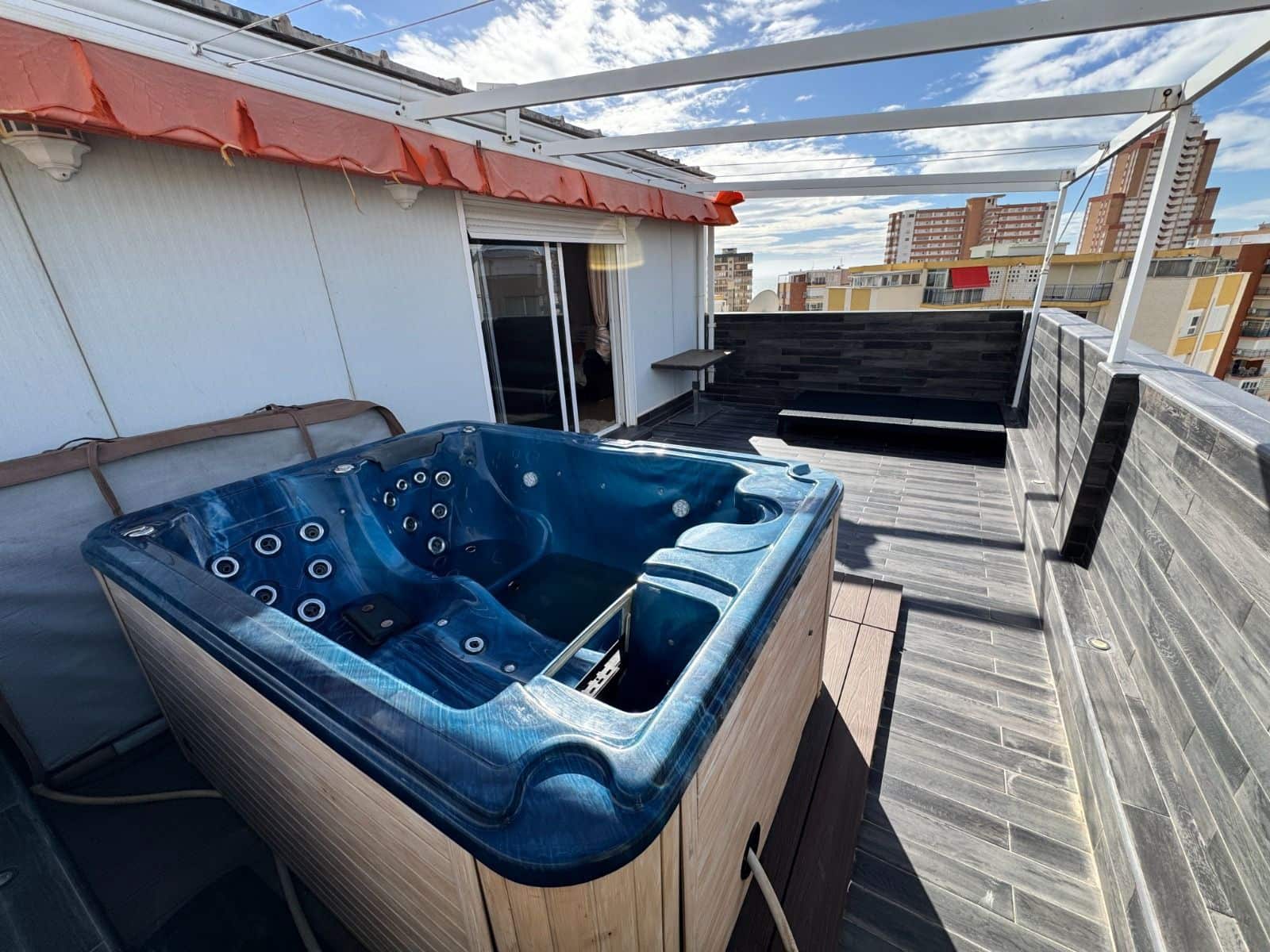 2 sovrum Takvåning till salu i Benidorm med pool garage - 280 000 € (Ref: 9588354)