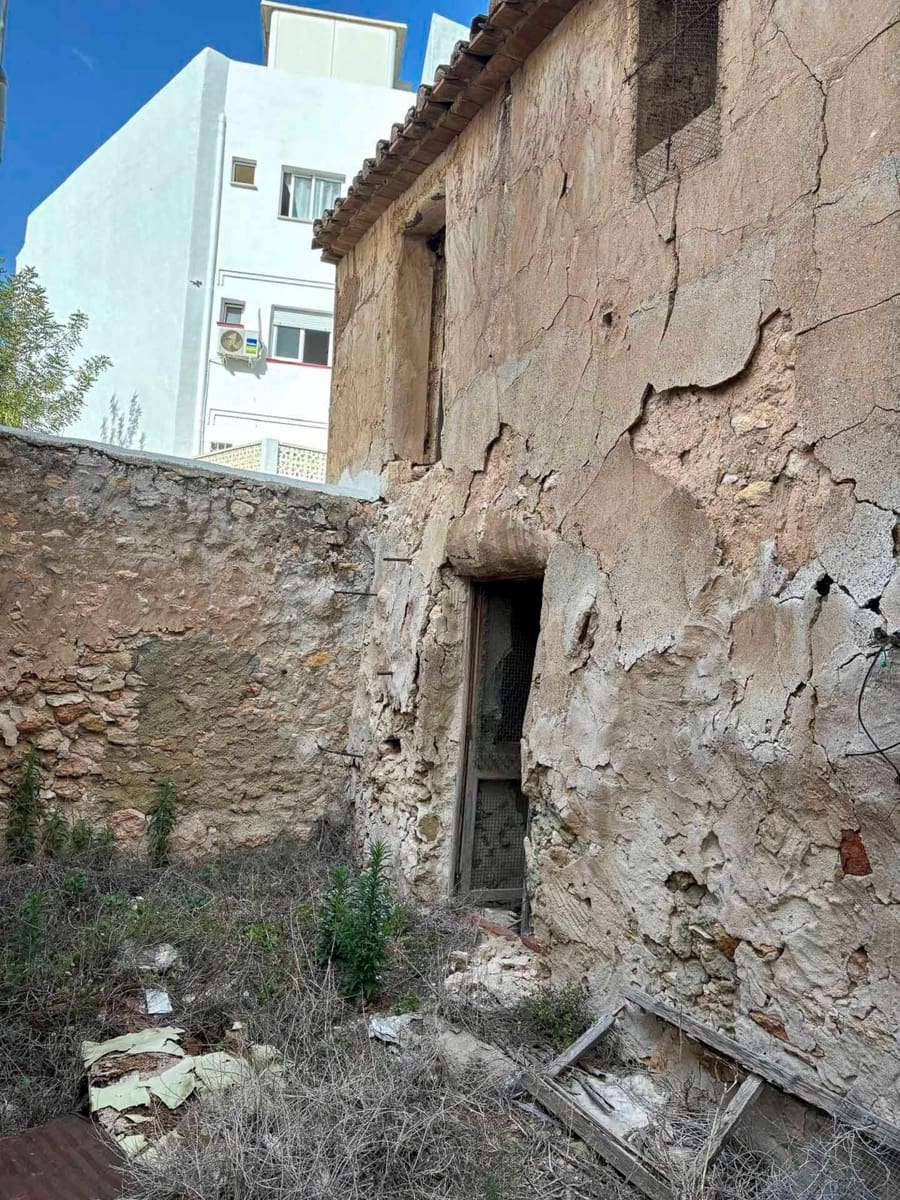 4 soveværelse Villa til salg i Alfaz del Pi / L'Alfas del Pi - € 225.000 (Ref: 9618130)