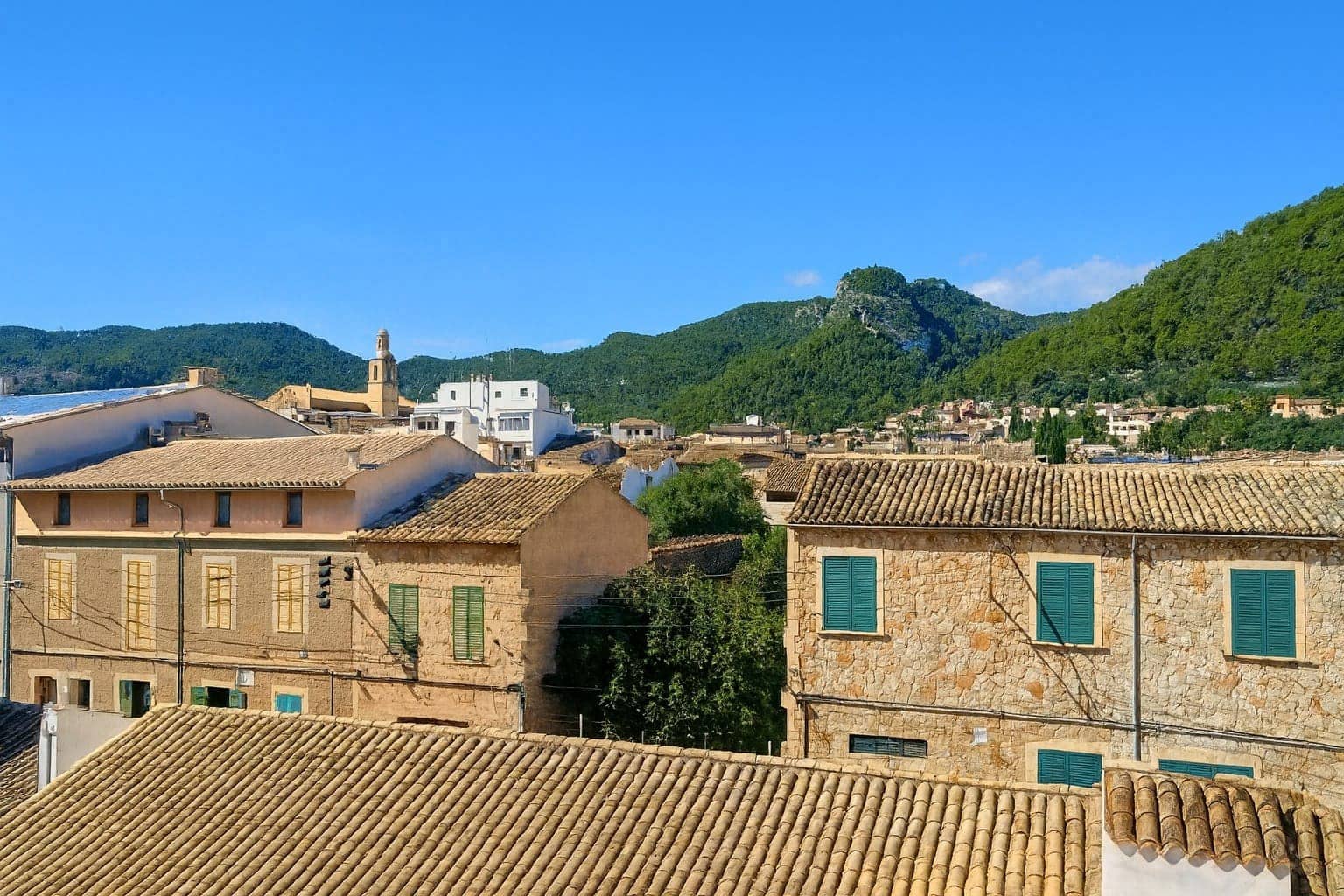 3 bedroom Apartment for sale in Alaro with pool - € 350,000 (Ref: 10080110)