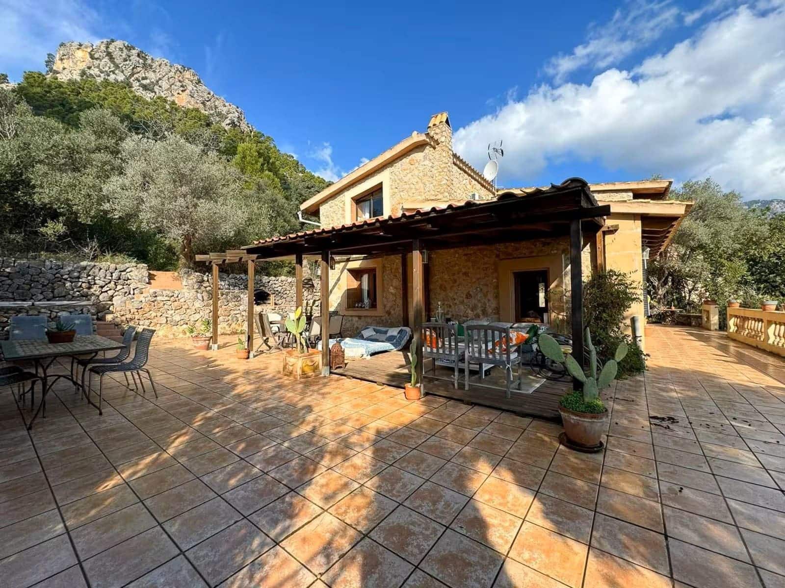 4 slaapkamer Appartement te koop in Bunyola met zwembad - € 1.580.000 (Ref: 10080130)