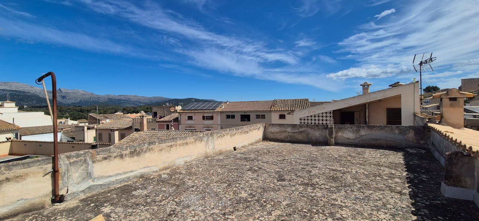 6 soveværelse Byhus til salg i Buger med garage - € 385.000 (Ref: 9015523)