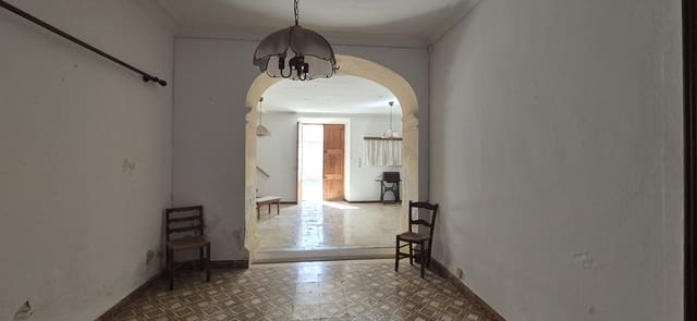 6 bedroom Townhouse for sale in Búger with garage - € 385,000 (Ref: 9015523)