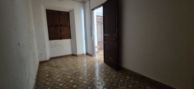 6 bedroom Townhouse for sale in Búger with garage - € 385,000 (Ref: 9015523)