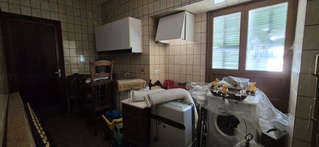 6 bedroom Townhouse for sale in Búger with garage - € 385,000 (Ref: 9015523)