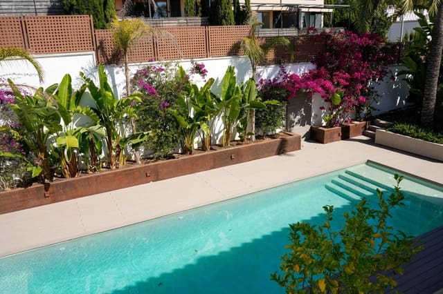 6 makuuhuone Huvila myytävänä paikassa Genova, Palma de Mallorca mukana uima-altaan 
autotalli - 3 200 000 € (Ref: 9215488)