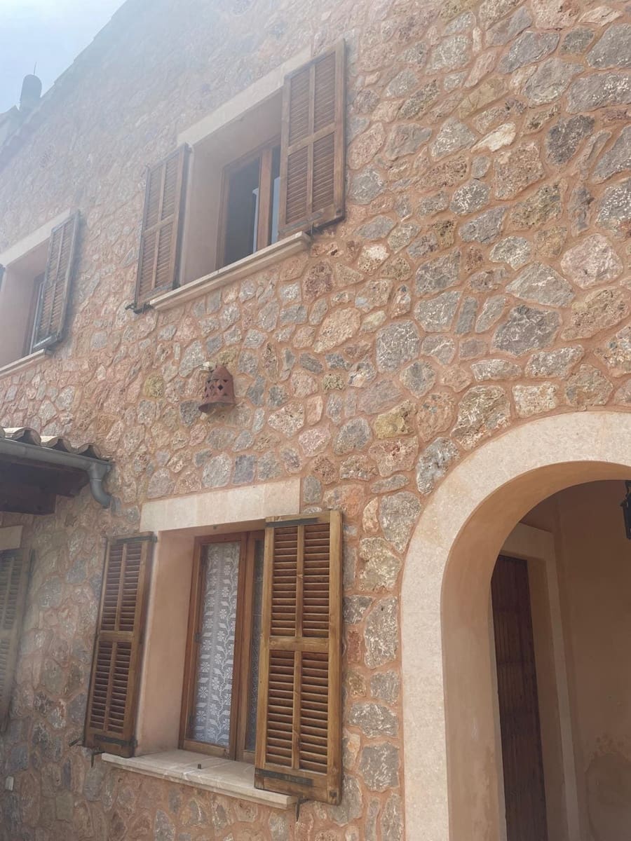 5 soverom Hus til salgs i Santa Maria del Cami med garasje - € 699 000 (Ref: 9215504)