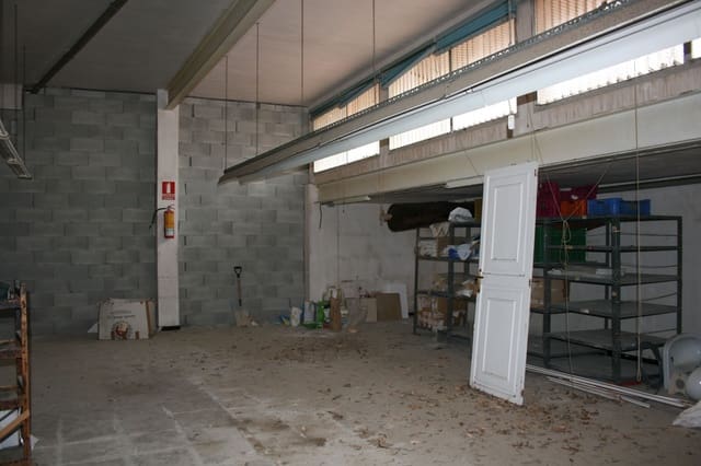 4 soveværelse Byhus til salg i Lloseta med garage - € 430.000 (Ref: 9216749)