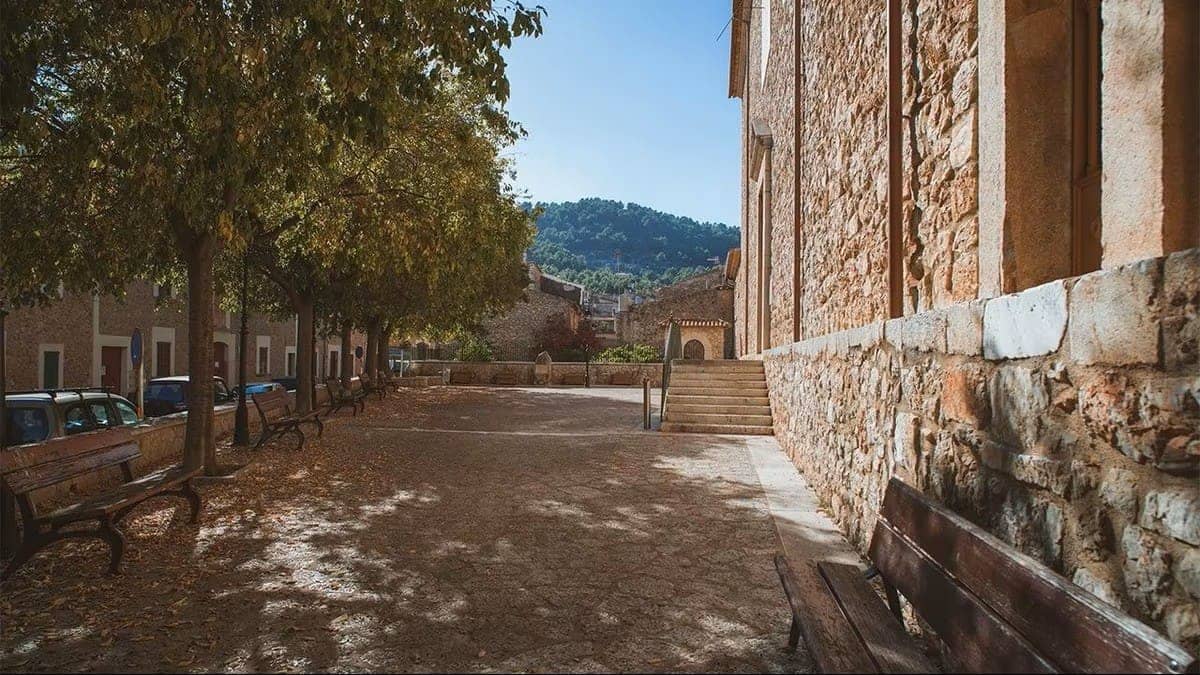 Teren niezagospodarowany na sprzedaż w Mancor de la Vall - 550 000 € (Ref: 9603464)