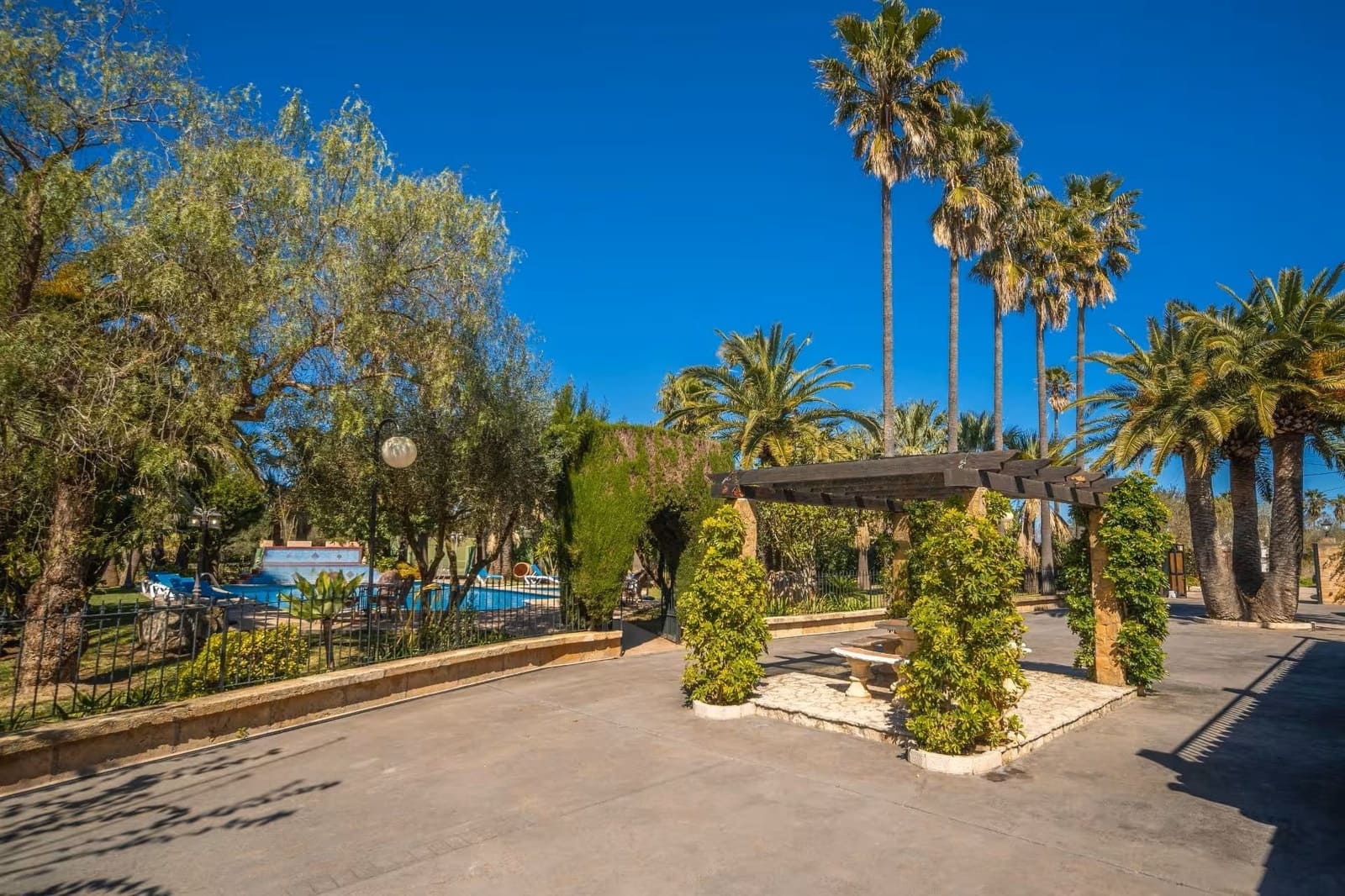 5 chambre Villa/Maison à vendre à Alcudia avec piscine - 1 650 000 € (Ref: 9807441)