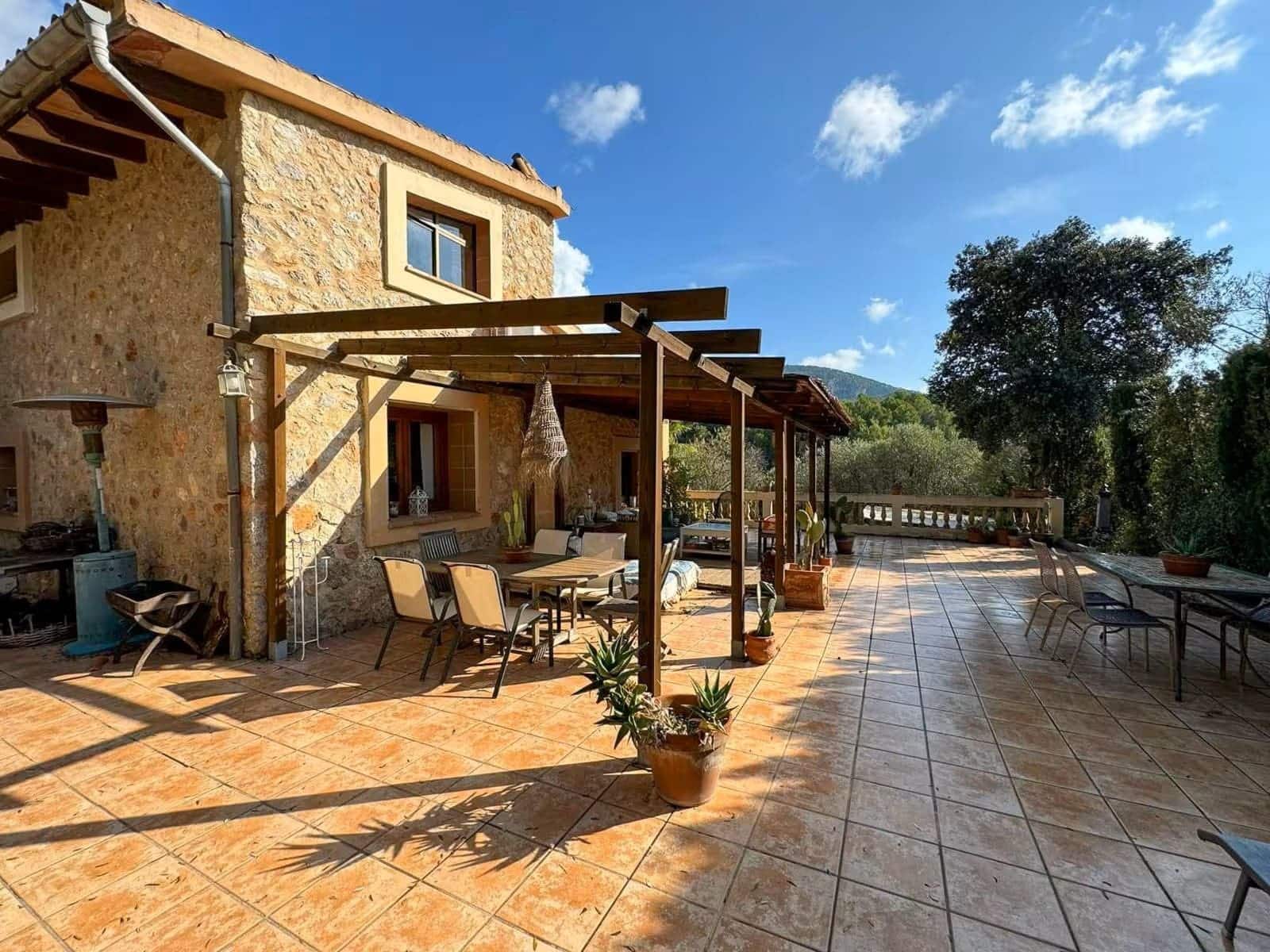 4 soveværelse Finca/Landehus til salg i Bunyola med swimmingpool - € 1.580.000 (Ref: 9810827)