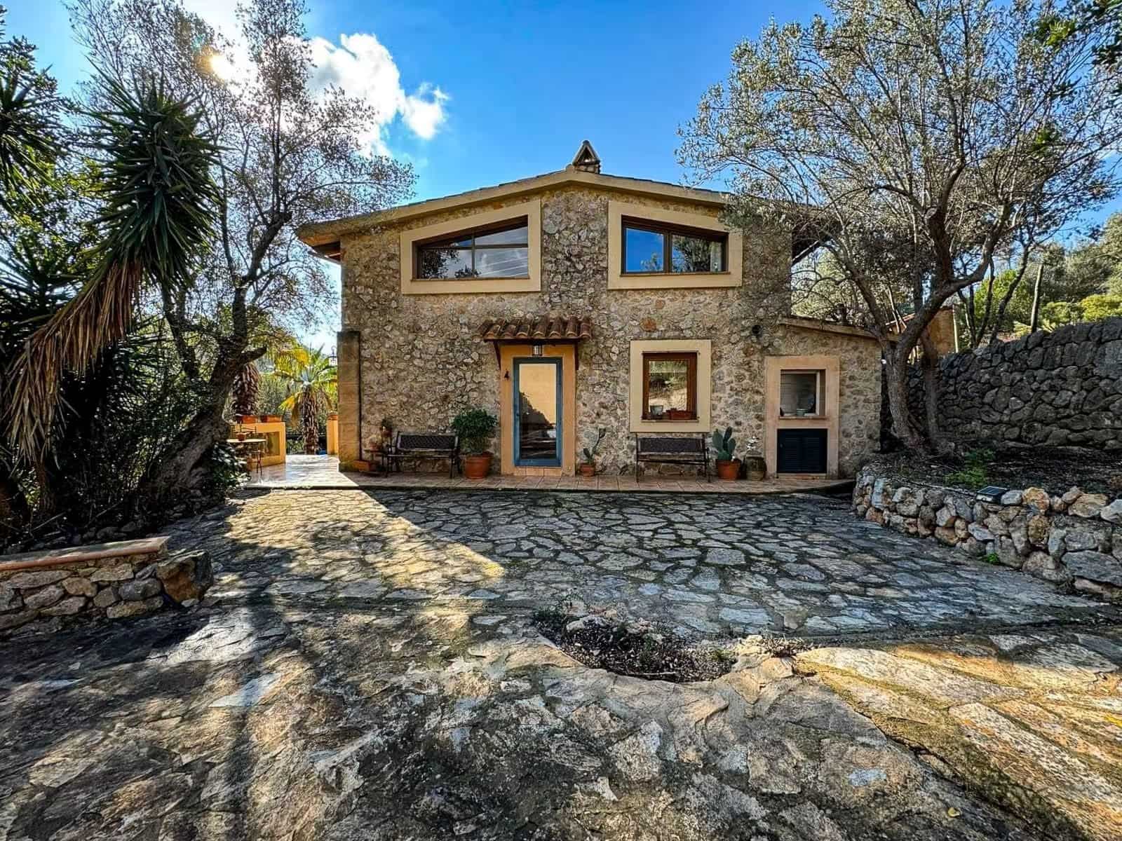 4 soveværelse Finca/Landehus til salg i Bunyola med swimmingpool - € 1.580.000 (Ref: 9810827)